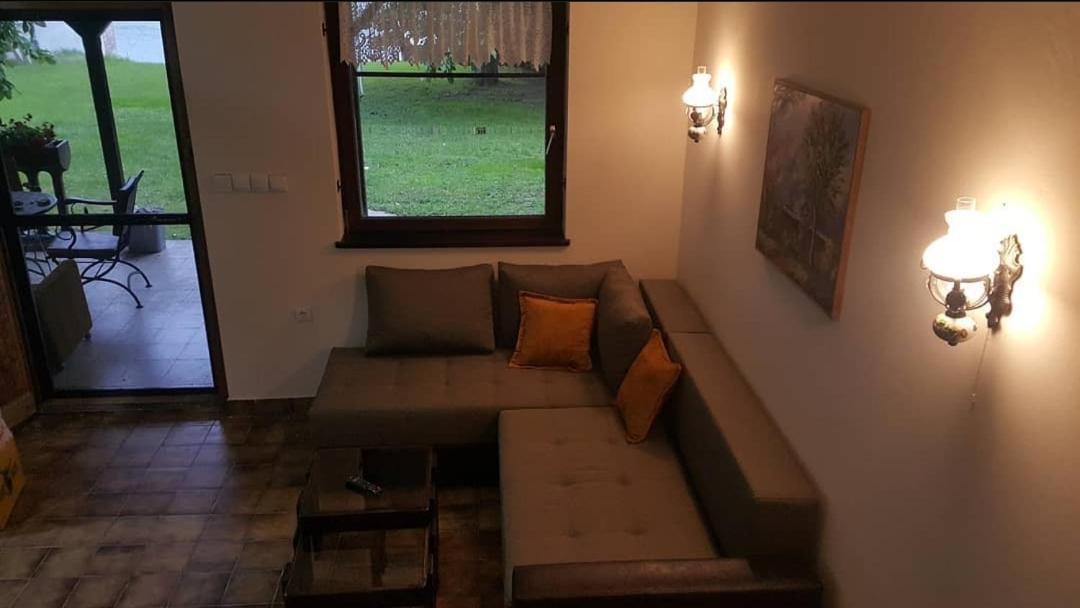 Kuca Ribarev San Villa Beocin Exteriör bild